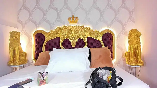 KendralHolson online show from September 10, 2025, 4:34 am