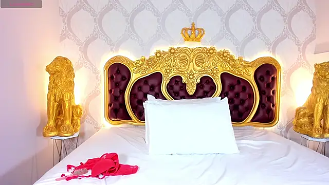 KendralHolson online show from October 2, 2025, 4:30 am