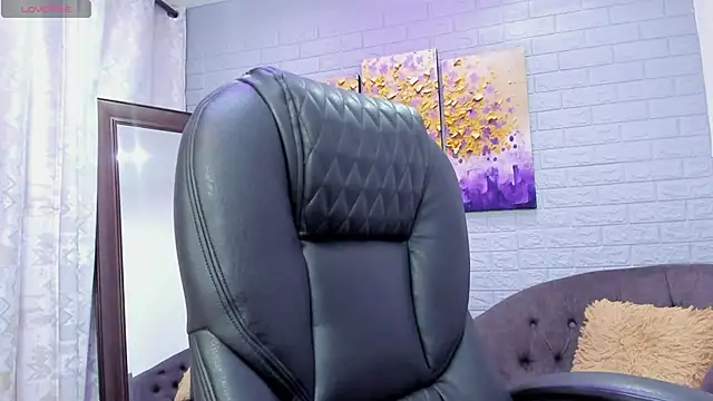 ebbafernandez  online show from October 20, 2025, 12:05 pm