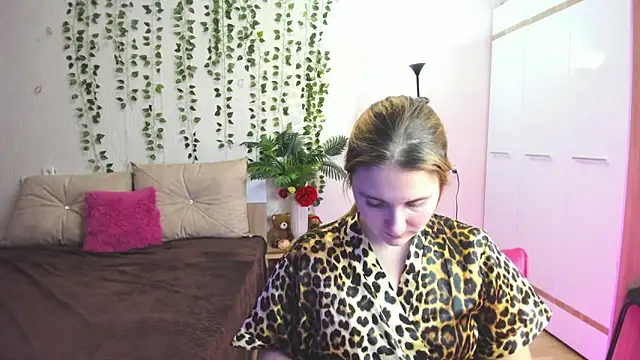 Snapshot of Miss_Elsa_ chatting on December 2, 2025, 2:45 pm Miss Elsa online show from December 2, 2025, 2:45 pm