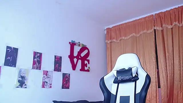 gigiqueen 18 online show from October 2, 2025, 6:04 pm