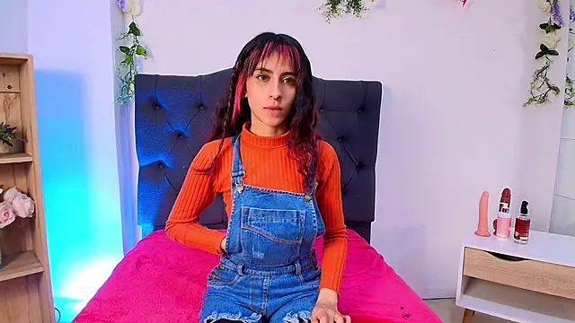 Alyssa jones online show from March 18, 2025, 4:04 am