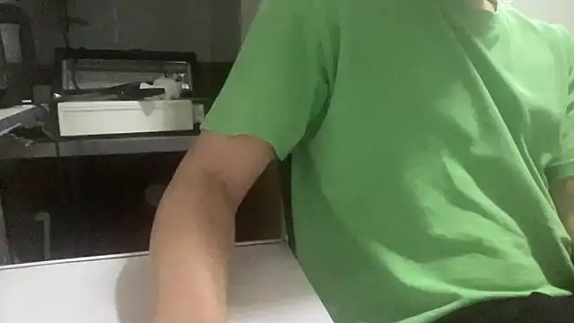 alarasissy online show from October 30, 2025, 5:57 pm