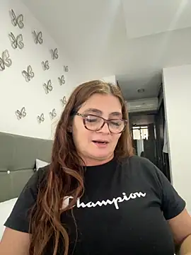 AntonellaAlondra4 online show from September 28, 2025, 9:20 pm