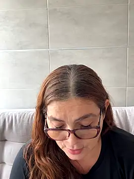 AntonellaAlondra4 online show from October 14, 2025, 4:08 pm