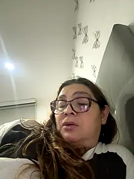 AntonellaAlondra4 online show from November 10, 2025, 4:00 am