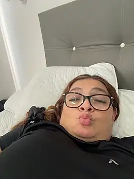 AntonellaAlondra4 online show from March 15, 2026, 12:44 pm