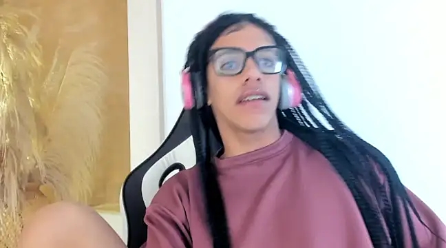 APRILL FOXX online show from February 27, 2025, 6:07 am