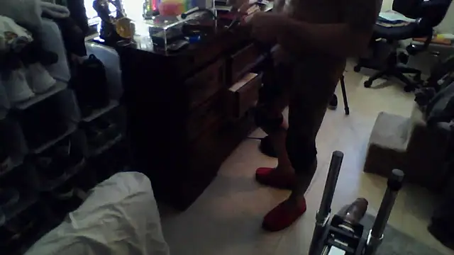 6PHUKBOI9 online show from January 11, 2026, 11:32 pm