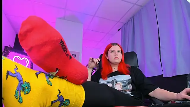 NielletaBlossom online show from January 19, 2025, 5:26 am