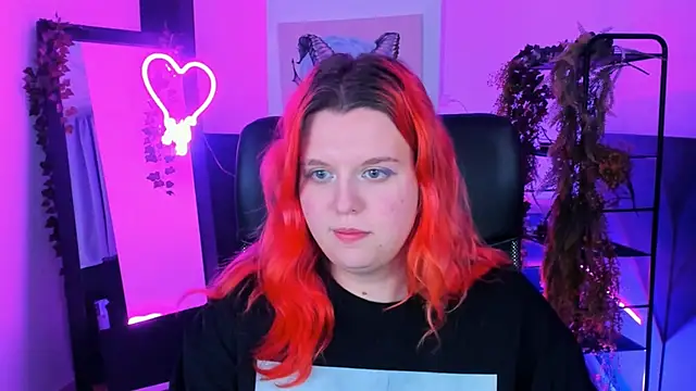 NielletaBlossom online show from February 21, 2025, 11:33 am