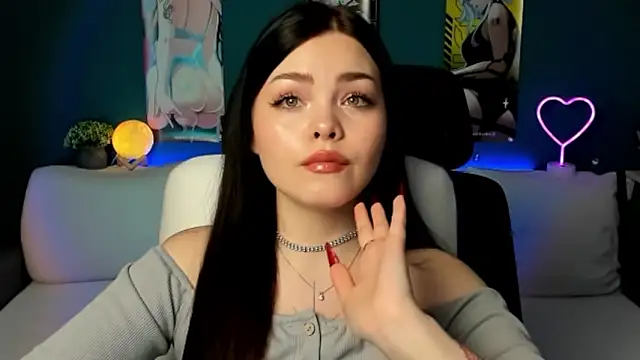 AkiraKatsu online show from January 18, 2025, 5:04 pm