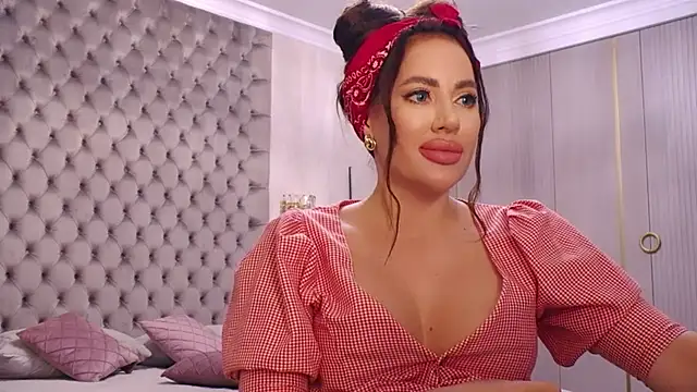 TianaPosh online show from September 20, 2025, 8:21 pm