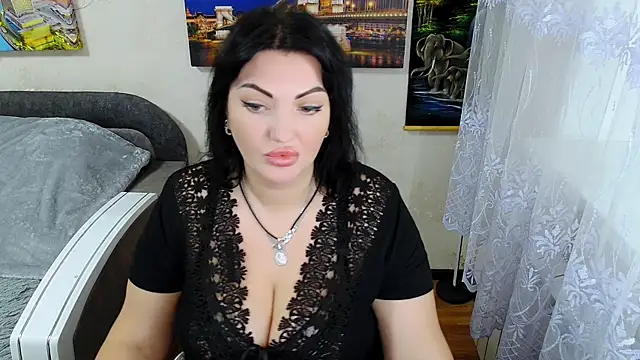 Lady Boom Wild  online show from October 7, 2025, 6:43 am