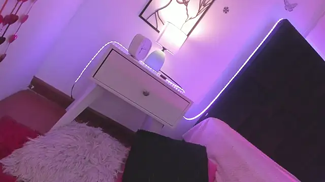 Snapshot of DesireSweet chatting on February 22, 2025, 5:44 am DesireSweet online show from February 22, 2025, 5:44 am