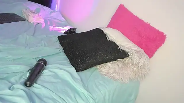 Snapshot of DesireSweet chatting on March 6, 2025, 4:19 am DesireSweet online show from March 6, 2025, 4:19 am