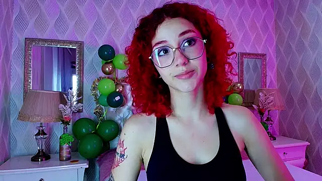 Snapshot of Ivy_Starr1 chatting on March 15, 2025, 1:18 pm Ivy Starr1 online show from March 15, 2025, 1:18 pm