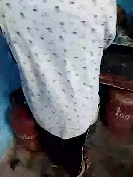 Snapshot of bobbyronak chatting on December 21, 2024, 2:52 am bobbyronak online show from December 21, 2024, 2:52 am