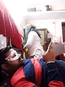 Snapshot of bobbyronak chatting on January 1, 2025, 6:38 pm bobbyronak online show from January 1, 2025, 6:38 pm