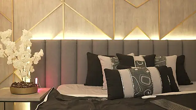 miia blake online show from February 22, 2025, 1:33 am