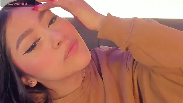 nicolle pierce online show from March 7, 2025, 12:34 pm