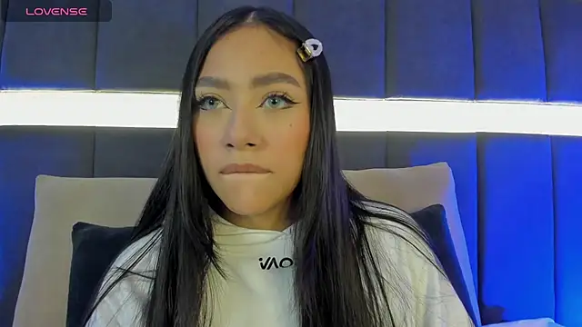 nicolle pierce online show from March 17, 2025, 1:29 pm