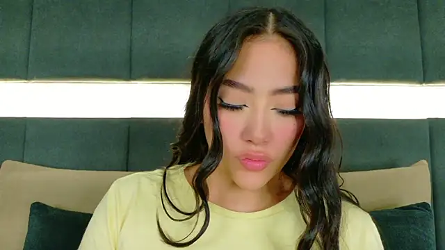 nicolle pierce online show from November 8, 2025, 12:49 pm