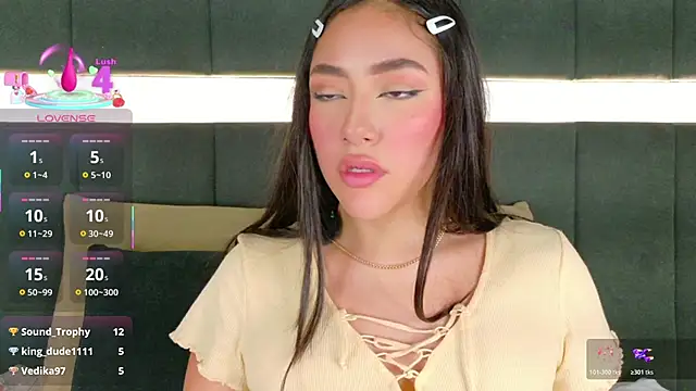 nicolle pierce online show from November 12, 2025, 1:55 pm