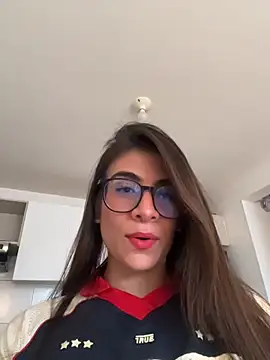 MariaIsabella8 online show from June 1, 2026, 9:05 pm