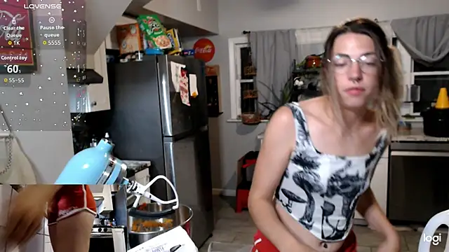 KSwonderland6 online show from November 4, 2025, 4:33 am