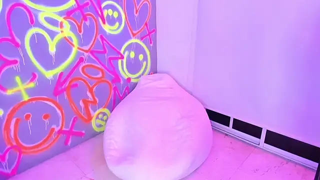 Snapshot of GEANNAROSE chatting on December 7, 2024, 8:44 am GEANNAROSE online show from December 7, 2024, 8:44 am