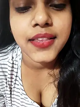 Snapshot of Rosy-Sharma chatting on February 15, 2025, 11:28 am Rosy-Sharma online show from February 15, 2025, 11:28 am