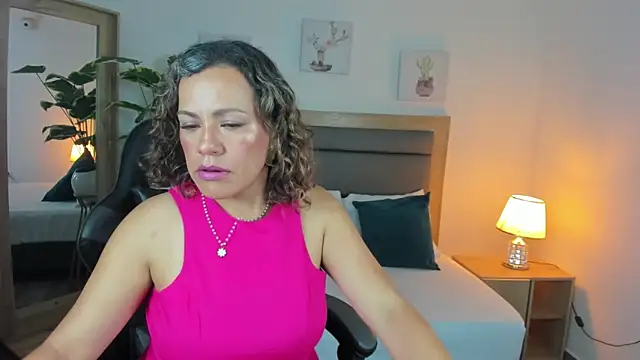 gipsela gomez online show from March 4, 2025, 7:22 pm