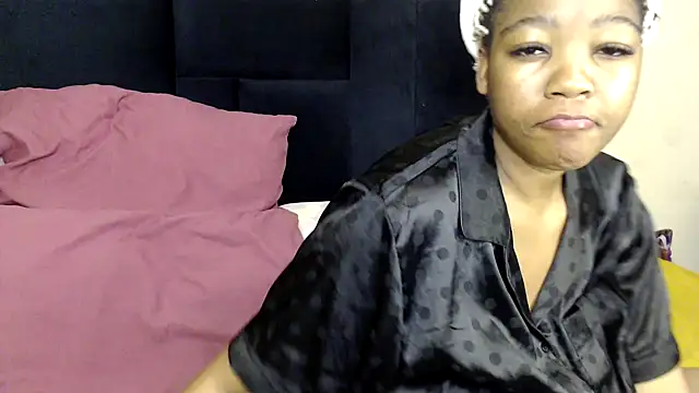 Snapshot of Busty-Londie chatting on October 12, 2025, 5:12 pm Busty-Londie online show from October 12, 2025, 5:12 pm