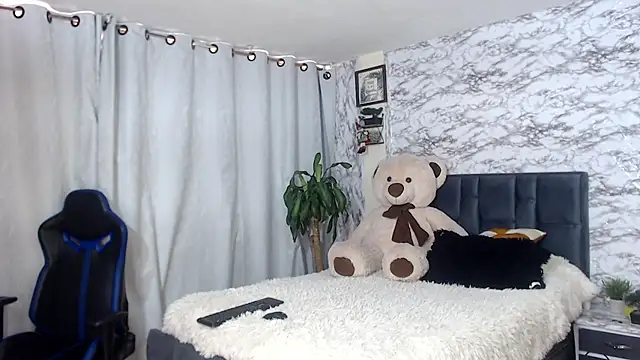 Snapshot of anne_parker chatting on December 12, 2024, 6:21 pm anne parker online show from December 12, 2024, 6:21 pm