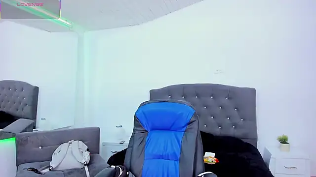 Snapshot of anne_parker chatting on March 22, 2025, 2:14 pm anne parker online show from March 22, 2025, 2:14 pm