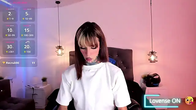 Snapshot of anne_parker chatting on October 17, 2025, 2:30 pm anne parker online show from October 17, 2025, 2:30 pm