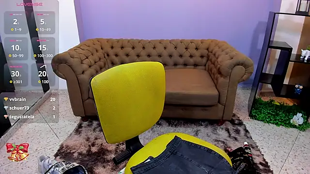 miacarperr1 online show from December 19, 2024, 11:25 pm