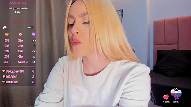 miacarperr1 online show from April 21, 2026, 2:04 am