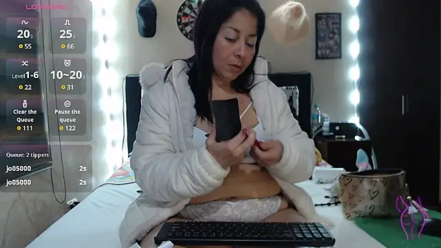 Rachell 111 online show from January 29, 2025, 11:51 am