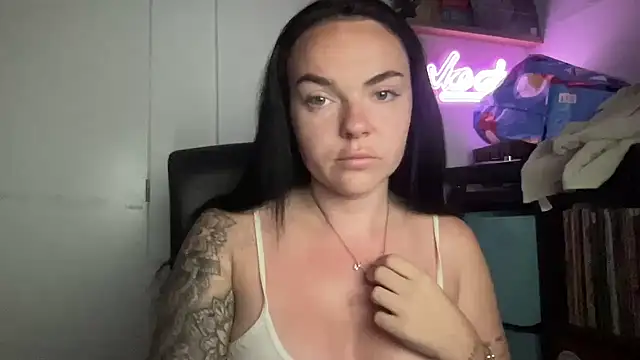 yorkshiregal online show from September 14, 2025, 5:39 am