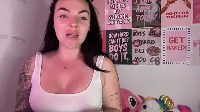 yorkshiregal online show from May 8, 2026, 8:25 pm