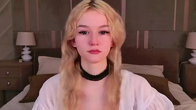 NaomiLoys online show from March 8, 2025, 5:59 am