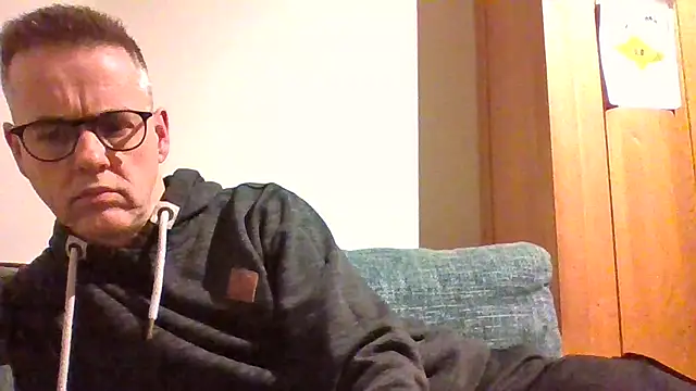 Hectorthyssen1 online show from December 16, 2024, 10:45 pm