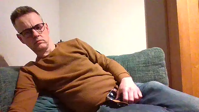 Hectorthyssen1 online show from February 5, 2025, 10:33 pm