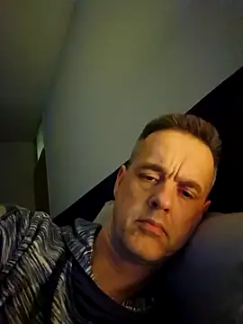 Hectorthyssen1 online show from March 18, 2025, 9:10 pm