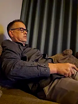 Hectorthyssen1 online show from October 4, 2025, 11:14 pm