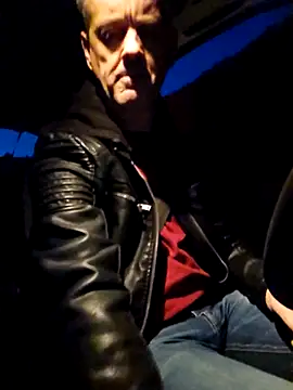 Hectorthyssen1 online show from November 5, 2025, 4:40 pm