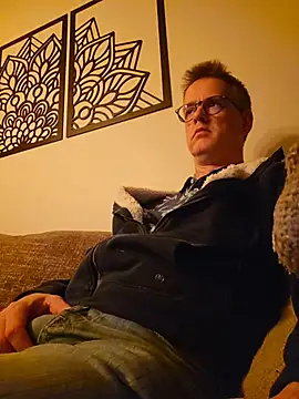 Snapshot of Hectorthyssen1 chatting on April 30, 2026, 10:58 pm Hectorthyssen1 online show from April 30, 2026, 10:58 pm