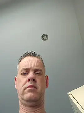 Snapshot of Hectorthyssen1 chatting on May 13, 2026, 4:21 am Hectorthyssen1 online show from May 13, 2026, 4:21 am